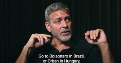 George Clooney az új filmjéről beszélt egy interjúban, amikor hirtelen orbánozott egyet