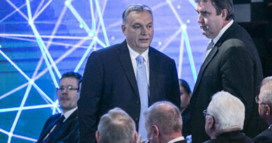 Palkovics benyújtotta lemondását, Orbán visszaszólt, hogy ezt felejtse el