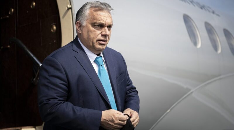 Orbán Viktor: Szánalmas papírtigrisnek látszunk, rajtunk nevet a világ