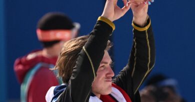 Téli olimpia: zászlóval a kezében ugrott a norvég aranyérmes
