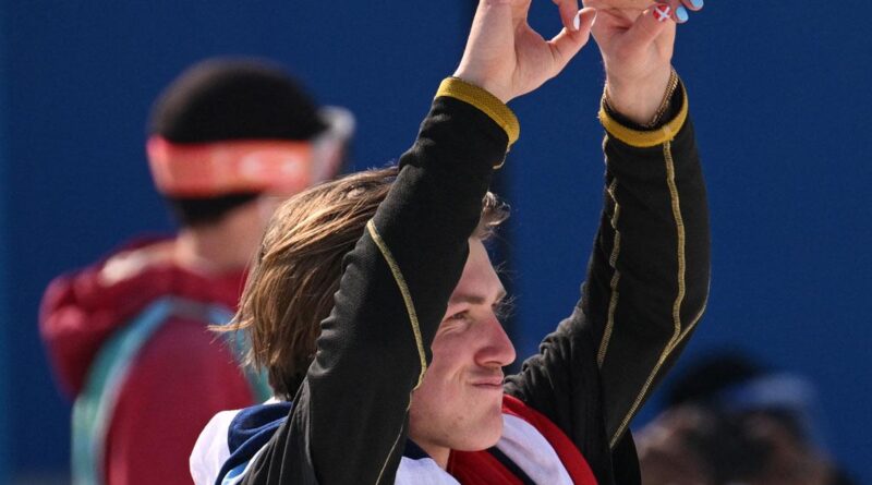 Téli olimpia: zászlóval a kezében ugrott a norvég aranyérmes