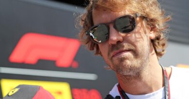 F1: Sebastian Vettelt kirabolták Barcelonában