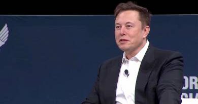 Elon Musk belengette a Tesla következő lehetséges autóját