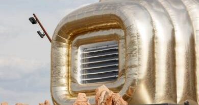 Ez az aranyszínű felfújható ház lehet az otthonunk a Marson