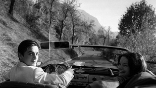 5 milliárd forintért árverezték el Alain Delon Ferrari GTO-ját – ezek voltak a 87 éves színészlegenda autói