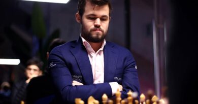 Villámsakk-vb: Carlsen majdnem lekéste a nyitó meccsét