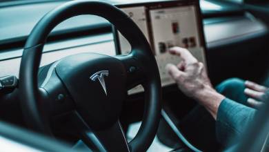 Virtuálisan sarokba állítja a Tesla a renitens sofőröket