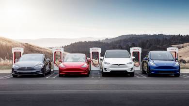 Upsz: balesetveszély miatt minden „önvezető” autóját visszahívja a Tesla