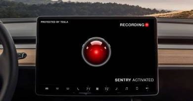 A kamerás megfigyelés miatt csoportos pert indítottak a Tesla ellen