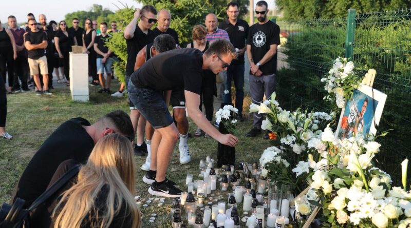 Gyász: Szvoboda Bence előtt tisztelegtek Kaposváron
