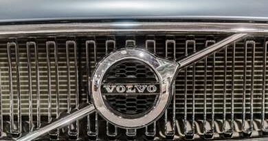 Megjelenés előtt áll a Volvo első tisztán elektromos minifurgonja