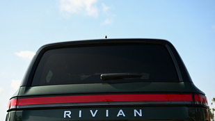 12 milliót veszít minden eladott autóján a Rivian