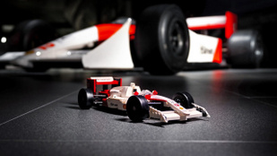 Nagyon klassz lett Senna világbajnok McLaren F1-esének Lego változata