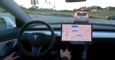 Videón a Tesla új FSD rendszere működés közben