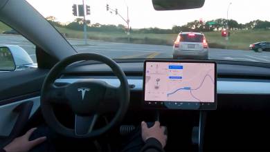 Videón a Tesla új FSD rendszere működés közben